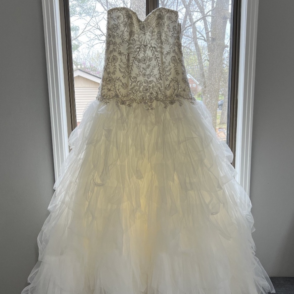 NWT Davids Bridal Wedding dress